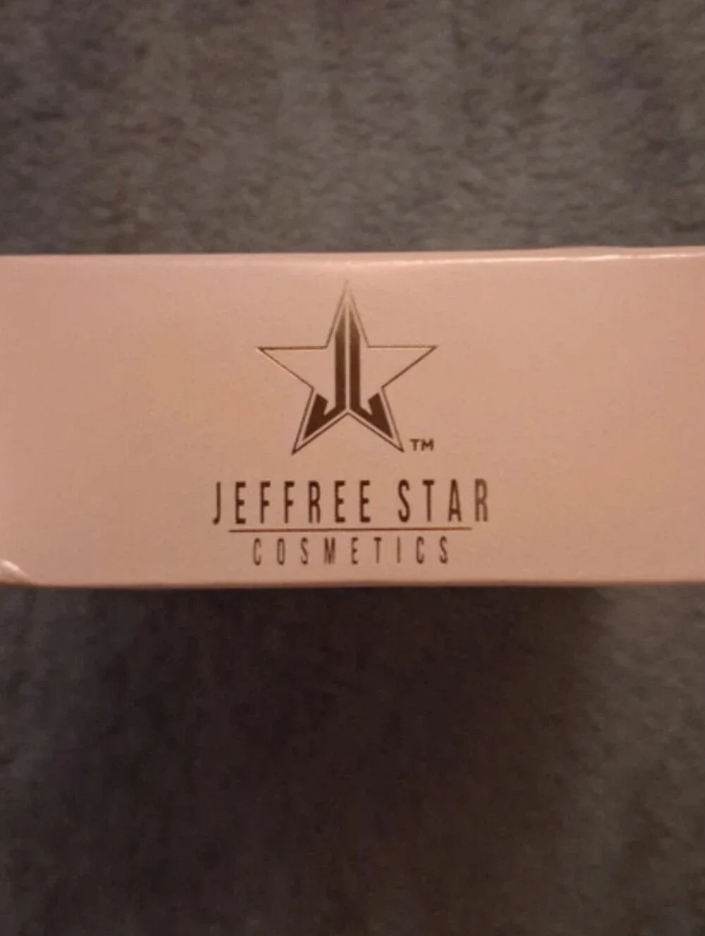 Jeffree Star Suede Luminous Setting Powder - Beige